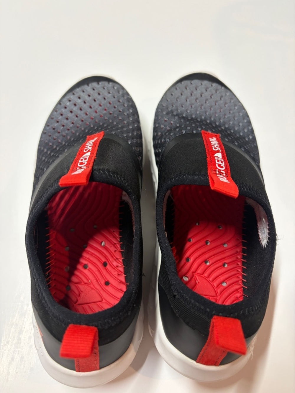 Rugged Shark Water Shoes Slip On Aqua Swim Beach Shoes Youth Size 3 Black - Picture 3 of 6